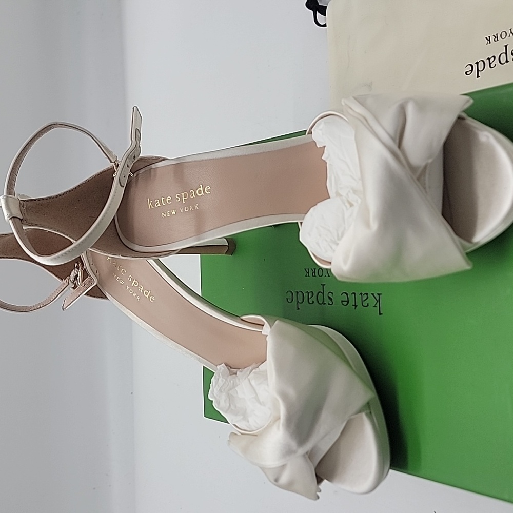 New In Box Kate Spade New York Bridal Bow Pump Sandal Heels Ivory Size 6! - Picture 3 of 9